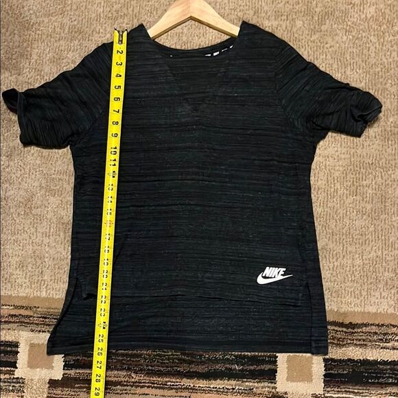 Nike Women's Black Short Sleeve Tee - Picture 8 of 8